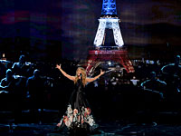 На церемонии AMA Селин Дион почтила память жертв парижских терактов