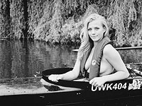 Юные спортсменки из Англии выпустили 