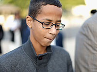 Заподозренный в терроризме школьник из Техаса хочет отсудить у властей 15 миллионов