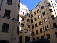 Посольство Турции в Москве закидали яйцами и бутылками
