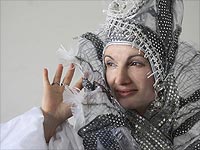 В новогоднем представлении 