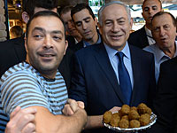 В туристическом квартале Сарона в Тель-Авиве Нетаниягу накормили фалафелем