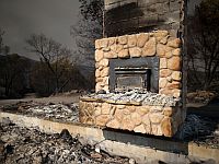 В Калифорнии грабитель погиб в дымоходе, когда домовладелец разжег камин