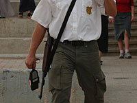 Охранники смогут сдавать психотест для получения оружия на русском языке