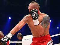 Усик и Ортис нокаутировали соперников. Крис Арреола с трудом победил Трэвиса Кауффмана