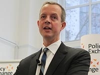 Британский министр изучал иврит на деньги налогоплательщиков – ради сожителя-израильтянина