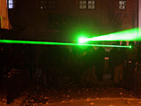 Новый вид арабского террора: ослепление водителей лазером