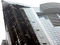 В Дубае, рядом с местом празднования Нового года, горит отель-небоскреб