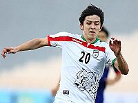 Власти ОАЭ не выдают визу иранскому форварду 