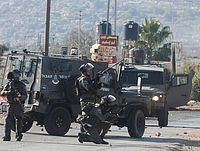 В ходе беспорядков под Битунией был легко ранен израильский солдат