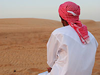 Житель Саудовской Аравии пытался пересечь границу с 14 бутылками спиртного на теле