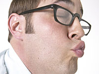 ОАЭ: менеджер отеля, поцеловавший портье, избежит тюрьмы