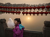 Супруги из Китая отдали приемную дочь родному отцу, узнав, что девочка была похищена