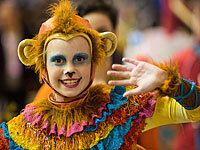 Мир встречает Год Обезьяны: ежегодный фестиваль в Гонконге