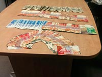 Полиция задержала 12 подозреваемых в мошенничестве и обмане пожилых репатриантов  