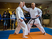 Кто во что горазд: депутаты отметили 50-летие здания Кнессета. Фоторепортаж
