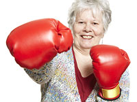 68-летняя женщина из Колорадо дебютировала в смешанных единоборствах