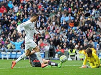 Криштиану Роналду забил четыре мяча. 