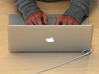 Компьютеры Apple впервые были поражены вирусом