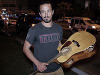 Житель Тель-Авива разбил о голову 