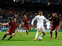 Криштиану Роналду забивает и устанавливает рекорд.