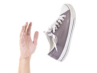 В египетского депутата, отобедавшего с послом Израиля, брошен ботинок