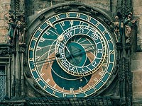 Акция в День защиты детей: массовая мастурбация в центре Праги  