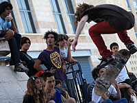 Одобрен ко второму голосованию закон, позволяющий подросткам работать до полуночи