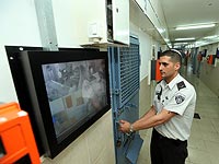 Раввинатский суд отправил в тюрьму отца, запрещавшего сыну давать развод  
