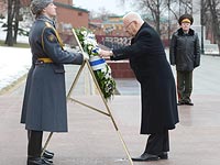Реувен Ривлин у Могилы неизвестного солдата. Москва, 16 марта 2016 года