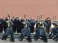 Реувен Ривлин у Могилы неизвестного солдата. Москва, 16 марта 2016 года