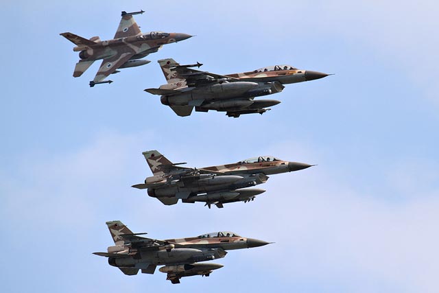Многофункциональные легкие истребители F-16 Fighting Falcon Многофункциональные легкие истребители F-16 Fighting Falcon