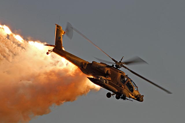 Ударный вертолет Boeing AH-64 Apache Ударный вертолет Boeing AH-64 Apache