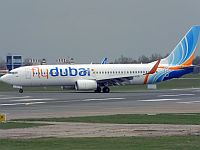 Boeing 737-800 компании Fly Dubai в московском аэропорту 