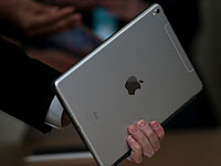 Apple представила бюджетный  iPhone и 