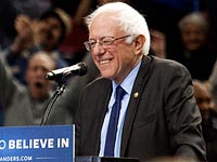 Сандерс победил Клинтон на кокусах в штате Вашингтон, на Аляске и на Гавайях