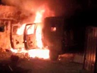 Арабы напали на солдат ЦАХАЛа, по ошибке заехавших в Каландию, и сожгли их машину