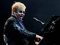 МВД отрицает, что перед гастролями Элтону Джону предлагалось подписать