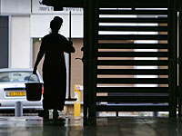 В торговом центре в Эйлате задержан уборщик, угрожавший ножом покупателю