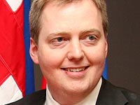 В Исландии премьера ждет вотум недоверия; в Госдуме не комментируют возможность расследования