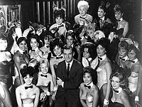 Основателю Playboy Хью Хефнеру – 90 лет. Фотогалерея