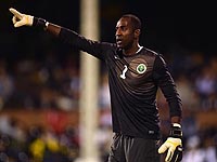 Закон об антиисламских прическах: вратаря саудовского клуба постригли прямо во время матча