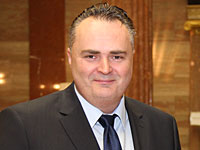 Австрия угрожает перекрыть Альпы, чтобы ограничить поток беженцев из Италии
