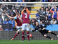 Лидер в меньшинстве сыграл вничью с 