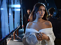 Юная модель Белла Хадид снялась обнаженной и извинилась перед мамой-актрисой