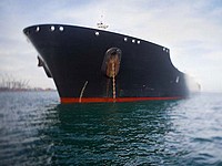 У берегов Туркменистана загорелся российский нефтяной танкер