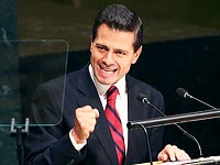 Президент Мексики призвал соотечественников в США сплотиться против Трампа