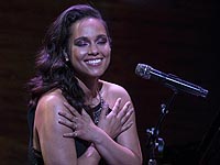 В шоу перед финалом Лиги чемпионов выступит Алиша Киз