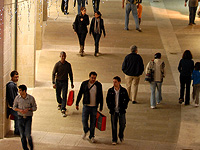 Группа ашдодских торговцев потребовала от суда запретить работу магазинов по субботам