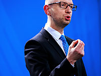 Генпрокуратура Украины завела дело на Яценюка, подозреваемого в получении взятки